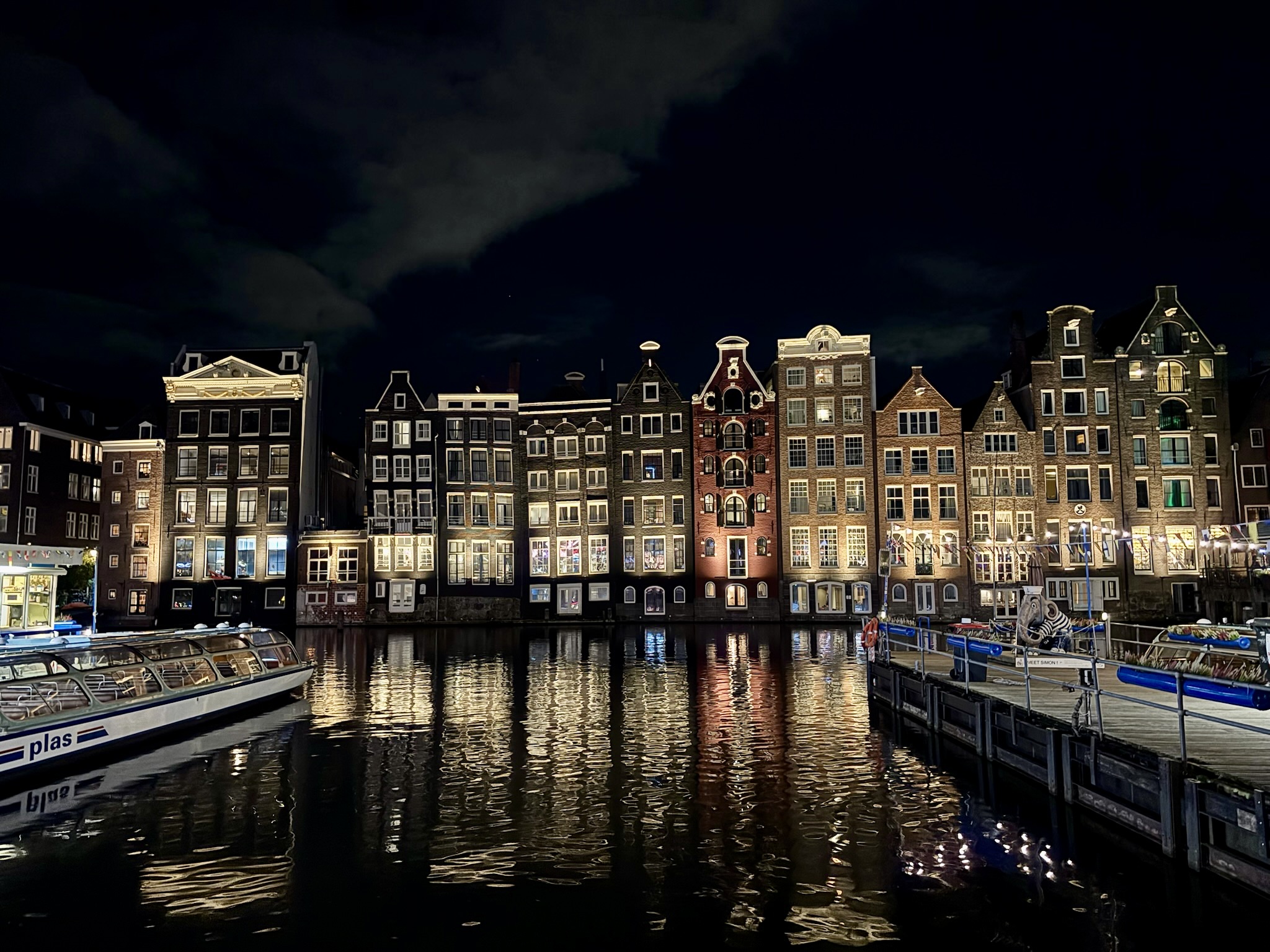 amsterdam-at-night